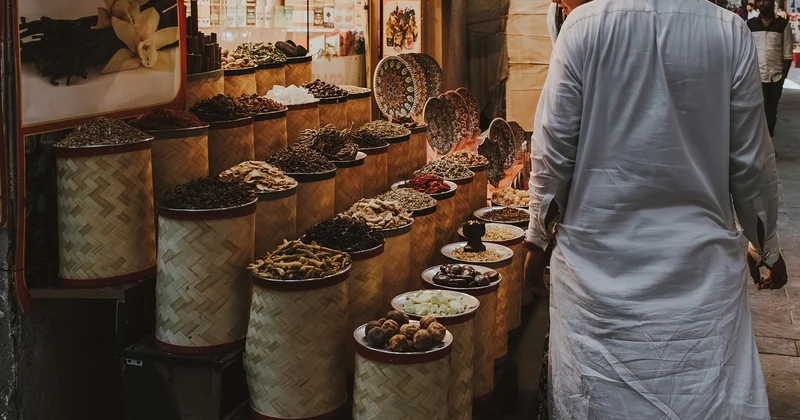 Comment reconnaître un marché authentique d'un marché à touristes
